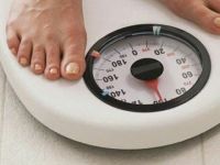 Bir kilo bile dizinizdeki yükü 8 kat artırıyor