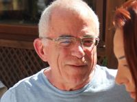 Apple Logosunun yaratıcısı ünlü tasarımcı Janoff, yeni mezunlara seslendi: “Fırsatları değerlendirin”