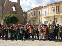 Doğu Akdeniz Doğa İlkokulu öğrencileri DAÜ Kütüphanesini ve Surlar İçini ziyaret ettiler