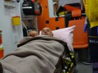 Motosiklet sürücüsü yayaya çarptı, sonra darp etti