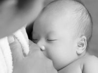 Anne sütünü geç alma ilk aydaki ölüm riskini arttırıyor