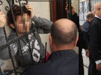 Adana'da eşinin eve kilitlediği kadını polis ekipleri kurtardı