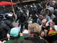 Katalonya'da göstericiler polisle çatıştı: 52 yaralı