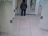 Bağcılar'da kendilerine aile süsü veren hırsızlar soyunma kabininden cüzdan çaldı