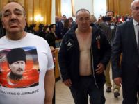 Meclis'e Atatürk'lü tişört ile almayan polise soruşturma