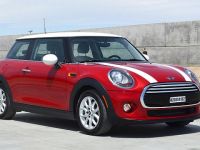 Limasol’da bir şirket 150 çalışanına Mini Cooper hediye etti