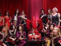 Ünlü Sunucu Simge Fıstıkoğlu Kına Gecesi Yaptı