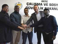 Çeler, “Vois Kıbrıs” isimli uluslararası öğrenci birliği temsilcileri ile bir araya geldi