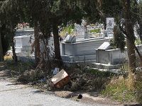 “Ölülerimize biraz saygı lütfen”