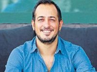 Sarp Apak’ın renkli imajı