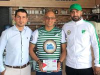 Milli yüzücüye karbon mayo