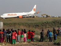 Nepal'de uçak pistten çıktı