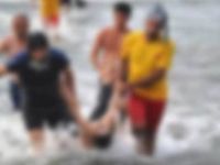 Alsancak’ta 3 kişi boğulmaktan kurtarıldı