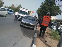 Direksiyon hakimiyetini kaybeden sürücü yayaya çarptı