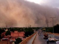 Hindistan'da kum fırtınası: 74 ölü