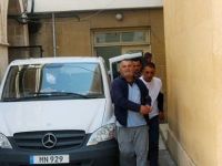 Firariye yardım etti