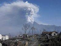 Endonezya'da Merapi Yanardağı alarmı