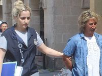 Paraları da süpürdü