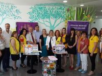 Lefkoşa Sarayönü ve Merkez Lions kulüplerinden onkoloji servisine bağış