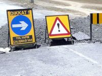 Sürücülerin dikkatine.. Trafiğe kapalı yol!