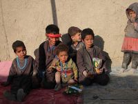 Savaş ve yoksulluk Afgan çocukları okullarından etti