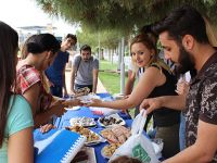 LAÜ öğrencileri sokak hayvanlarını unutmadı