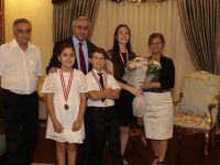 Akıncı, ödüllü genç piyanistleri kabul etti