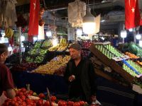 Dolar, enflasyon öncesi yükselişte