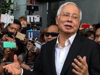 Destekçileri eski Malezya Başbakanı Rezak'ın kefalet ücretinin yarısını ödedi