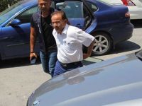 Silinen borçlar cep telefonuyla fotoğraflandı