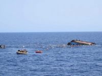 Tayland'da iki teknenin alabora olması..teknelerin birinde 10 ceset