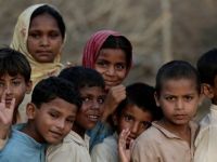Pakistan'da 22,8 milyon çocuk okula gitmiyor