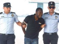 Sahte Fransız hücrede