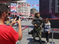 Ömer Halisdemir'in heykeli Taksim Meydanı'nda