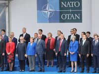 NATO zirvesinde liderler Hırvatistan-İngiltere maçını izledi