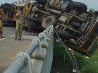 Hindistan'da trafik kazası: 8 ölü