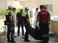 Balkondan düştü, canından oldu