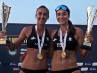 Gazimağusa Belediyesi Çamlık Spor oyuncuları Türkiye Voleybol Federasyonu Kulüpler Ligi Şampiyonluğunu kazandı