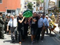 Sömek gözyaşları arasında uğurlandı