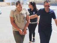 Ağzında sakladığı jiletle yaralandı