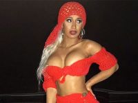 Cardi B'den çırılçıplak poz!