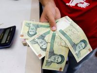 İran'da Dolar kuru tarihi seviyeye ulaştı