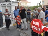 Halk yolu trafiğe kapattı