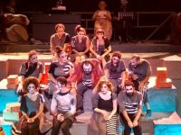 Belediye Tiyatrosu’nun yeni oyunu, Hayalet Kumpanya, Tiyatro Festivali’nin açılış gecesinde prömiyerini yaptı