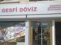 Eşyaları dama atıp kaçtı