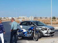 Araba motosiklete çarpıt: 1 yaralı!