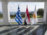 Güney Kıbrıs-Yunanistan-Mısır zirvesi başladı