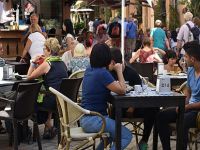 Esnafın yüzü güldü