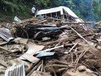 Endonezya'da şiddetli yağış 27 can aldı