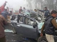 Hindistan'da otomobil ve kamyon çarpıştı: 10 kişi öldü